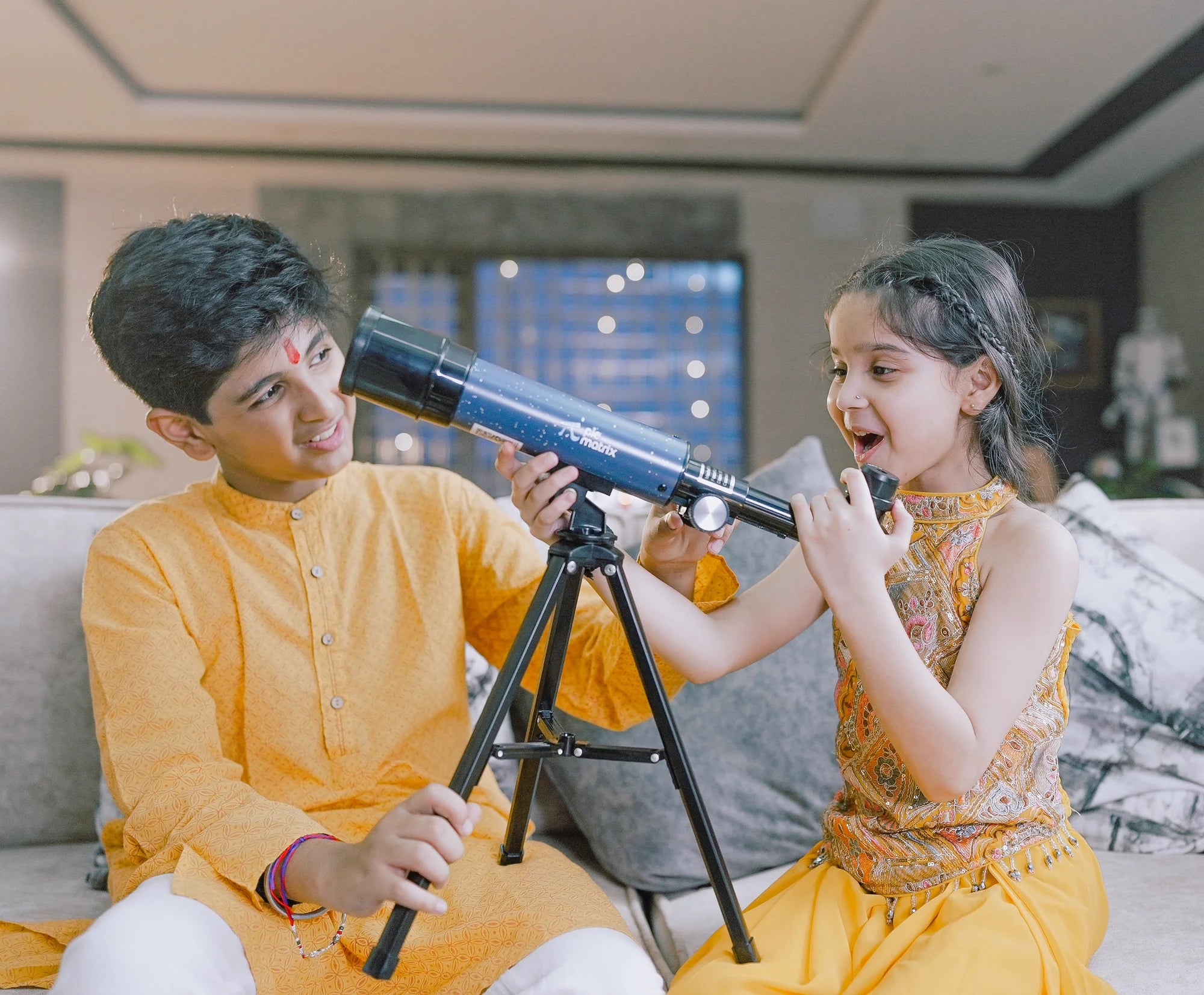 Neo Refractor Telescope